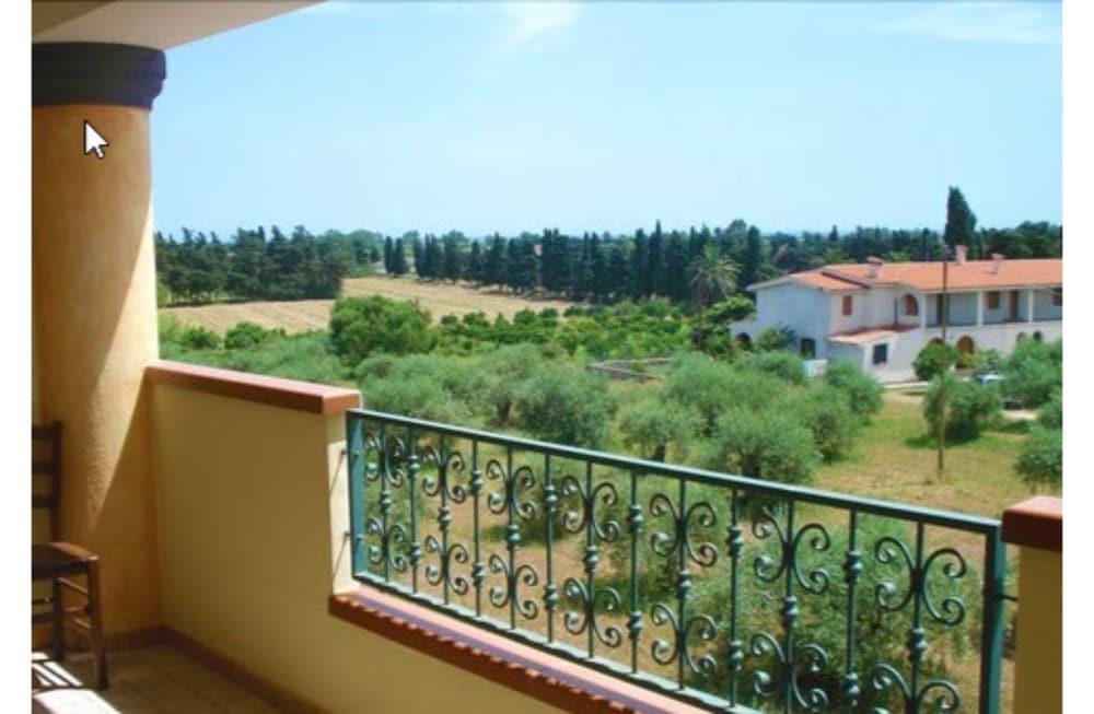 Hotel Baia Marina Orosei Buitenkant foto