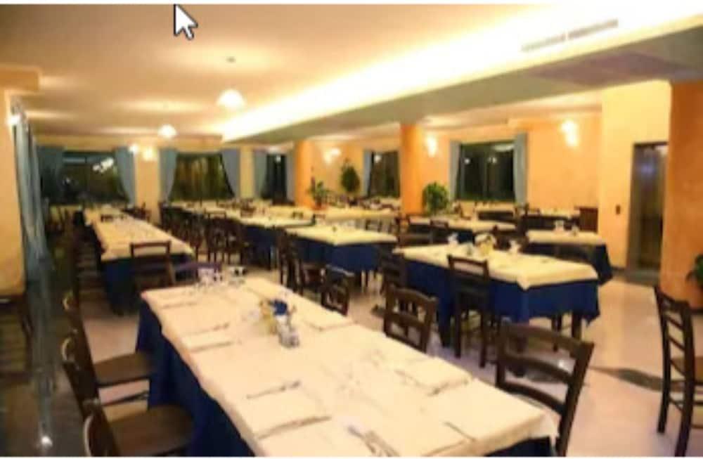 Hotel Baia Marina Orosei Buitenkant foto