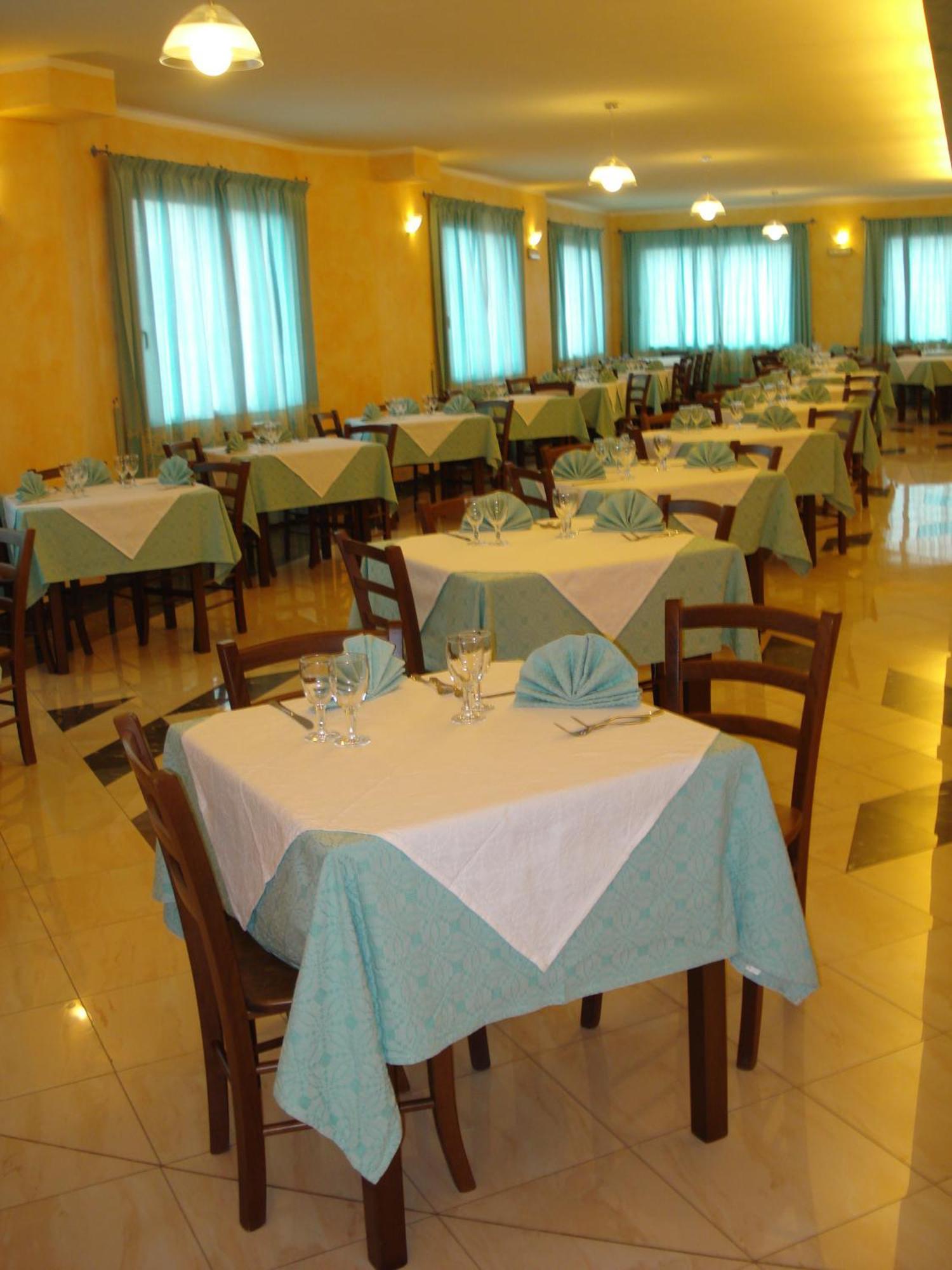 Hotel Baia Marina Orosei Buitenkant foto