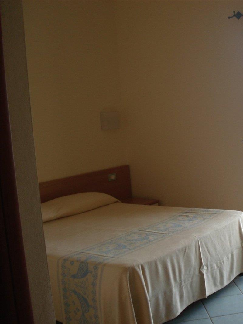 Hotel Baia Marina Orosei Buitenkant foto