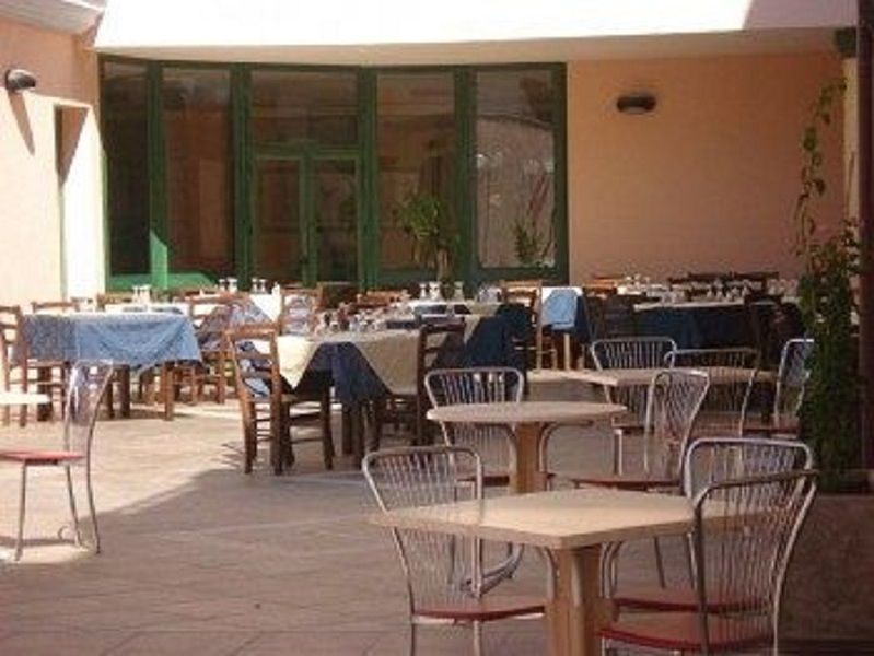 Hotel Baia Marina Orosei Buitenkant foto