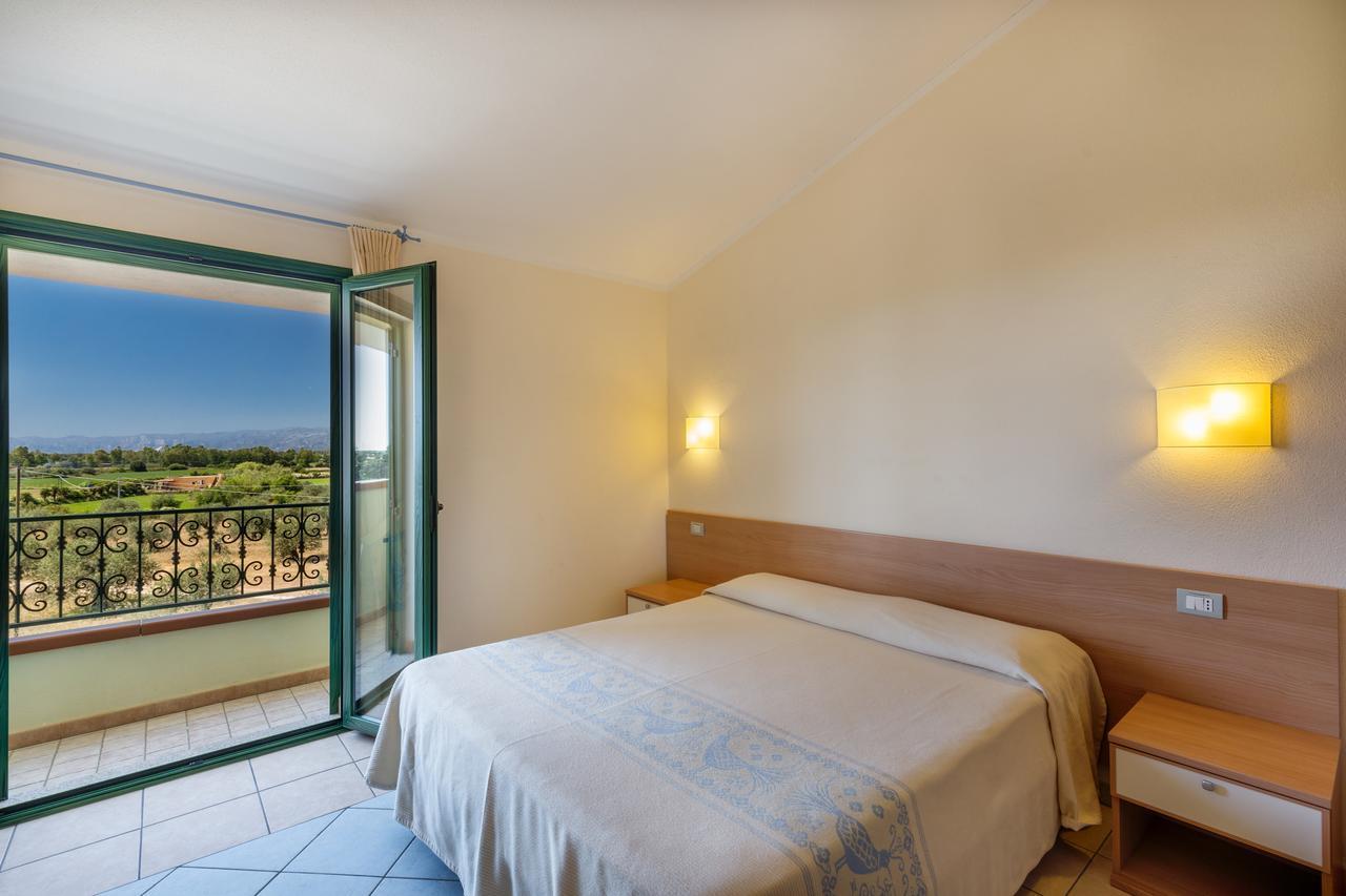 Hotel Baia Marina Orosei Buitenkant foto