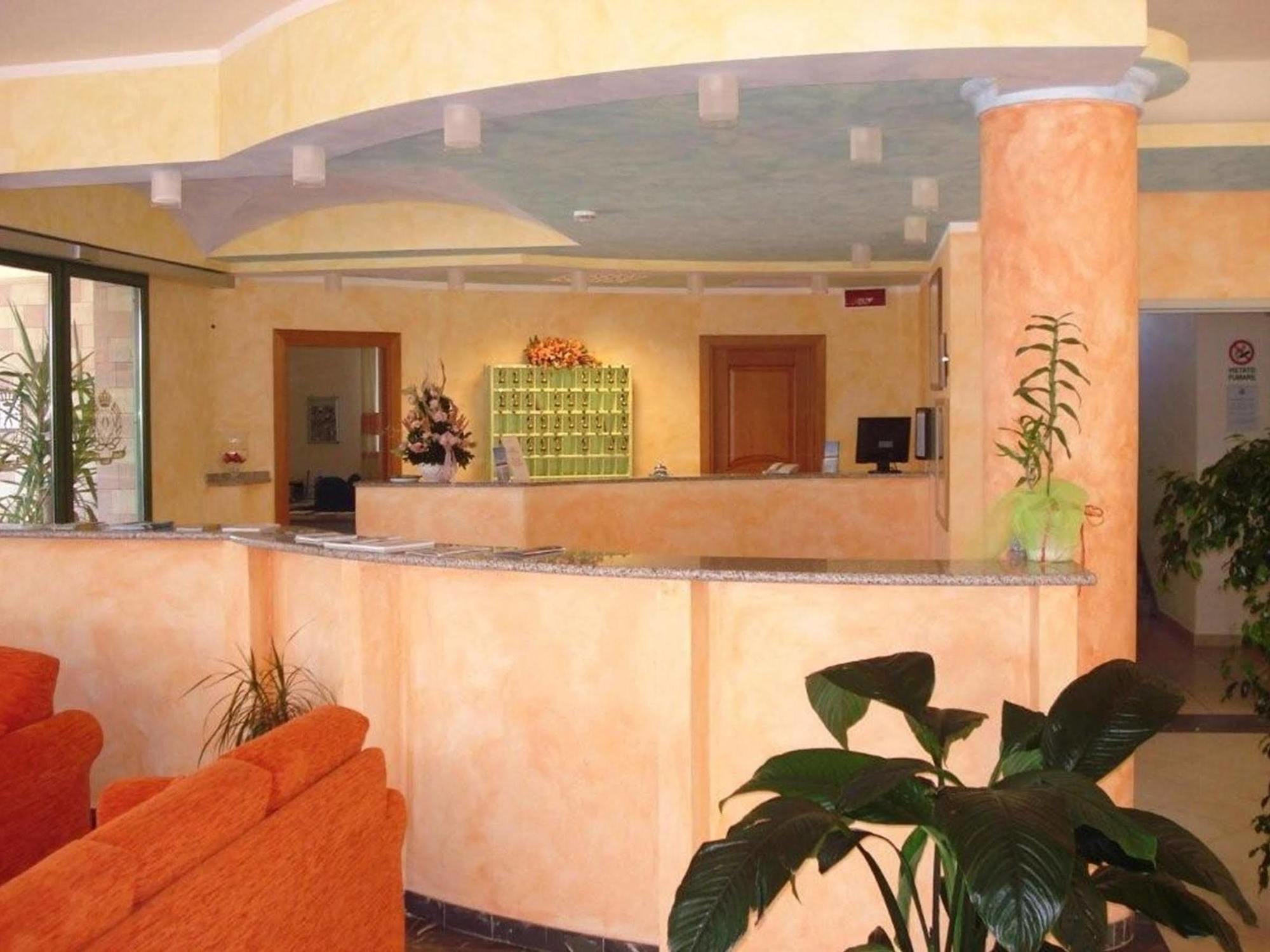 Hotel Baia Marina Orosei Buitenkant foto