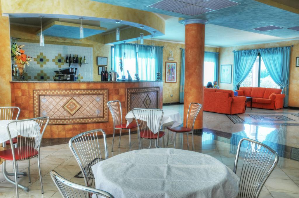 Hotel Baia Marina Orosei Buitenkant foto
